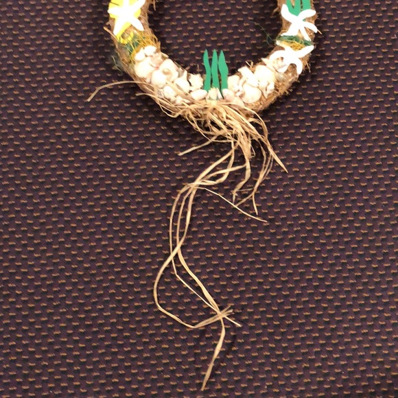 Handmade Seashell straw wreath for summertime door decor - Picture 13 of 16